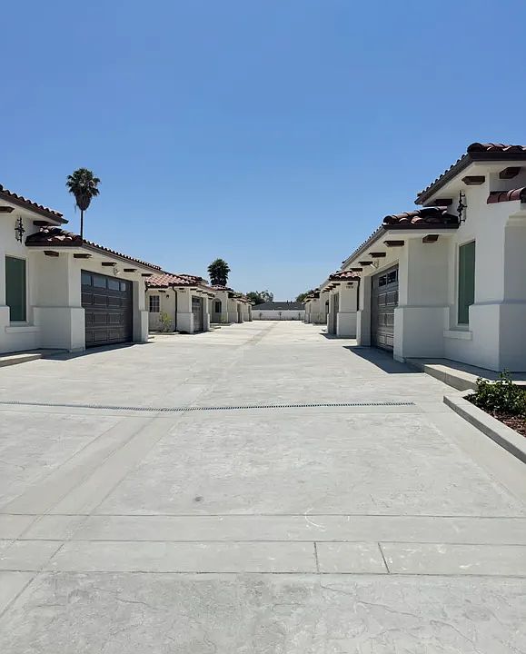 1st image of 11806 Downey Ave