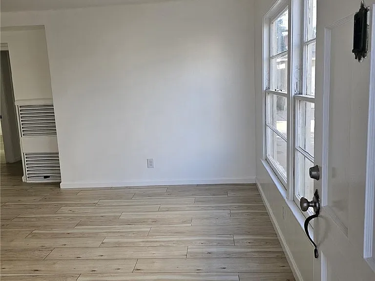 1310 W 89th St — Photo 11