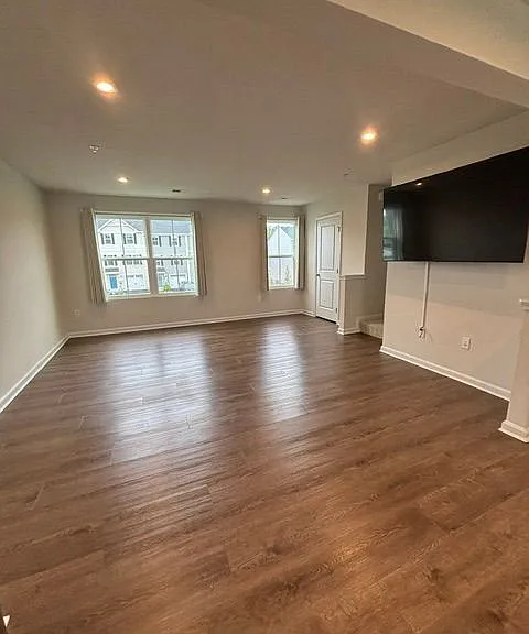 62 Rose Glen Ct — Photo 3