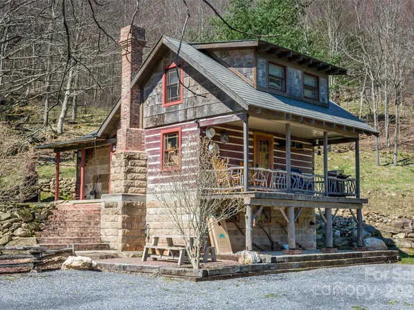 143 Majestic Trl, Clyde, NC 28721