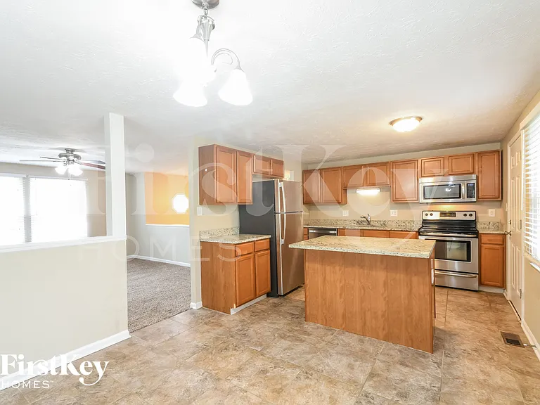 639 Shady Creek Ct — Photo 5
