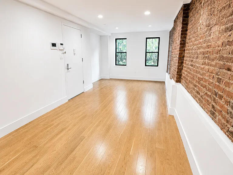 2111 5th Ave #1 — Photo 4