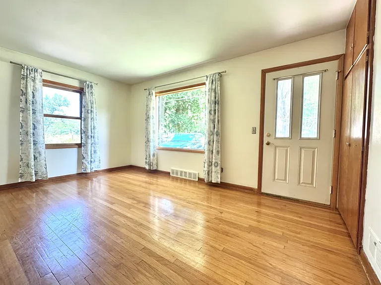 222 S Midvale Blvd — Photo 10
