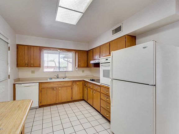 5th image of 10617 W Kelso Dr