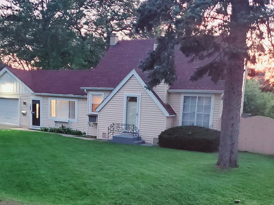 1st image of 328 Brierhill Dr