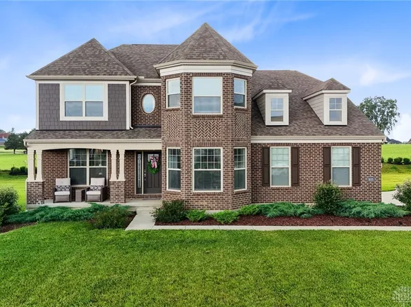 1835 Woodgrove Dr, Springboro, OH 45066