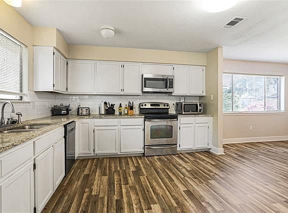 4th image of 803 N Lake Verrett Ct