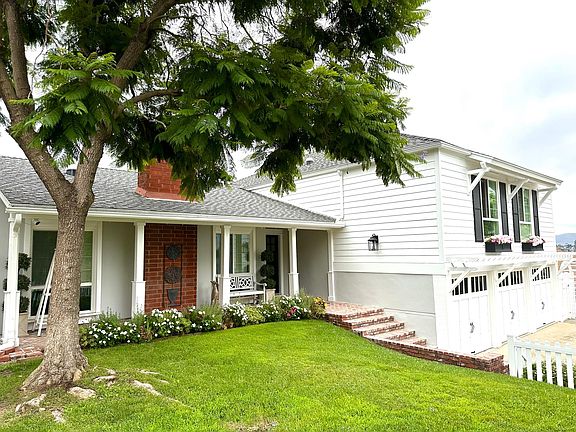 3rd image of 9825 Bonnie Vista Dr