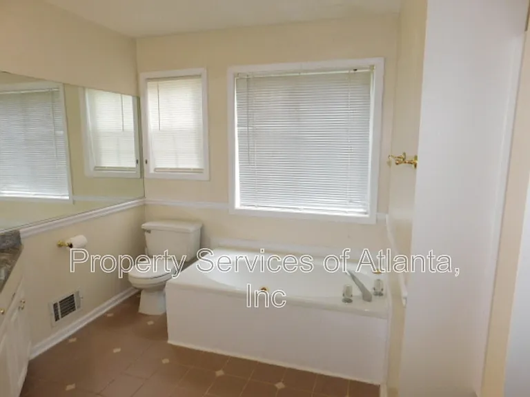 4910 Baker Ridge Pl — Photo 16