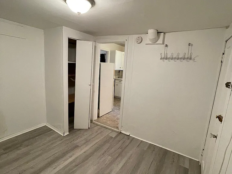 877 Ludlow Ave #5 — Photo 26