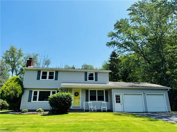 1020 Silvercrest Dr, Webster, NY 14580