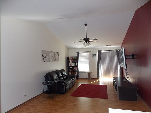 2nd image of 695 W Streamwood Blvd #B