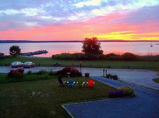318 Seaside Dr, Jamestown, RI 02835