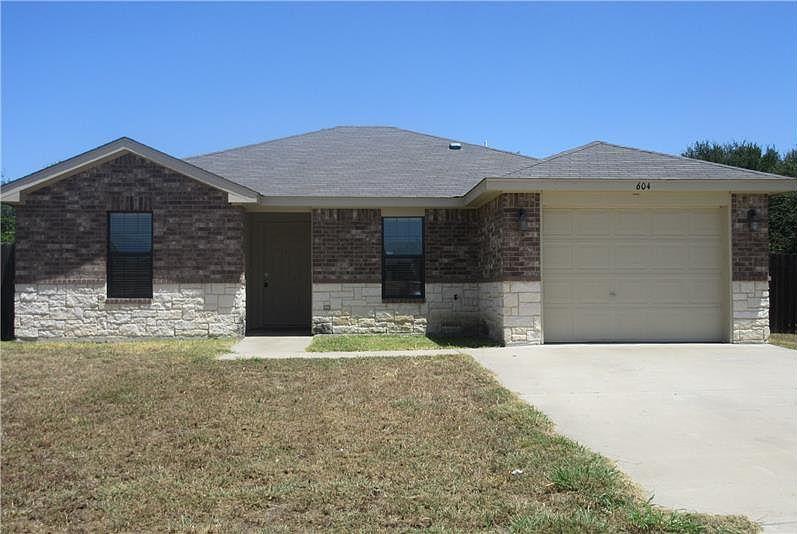 1st image of 604 Redbud Dr