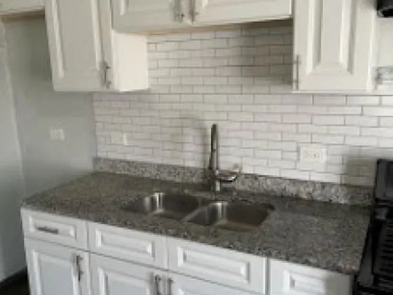 6402 S Albany Ave — Photo 1