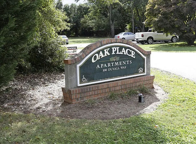 Oak Place — Photo 3