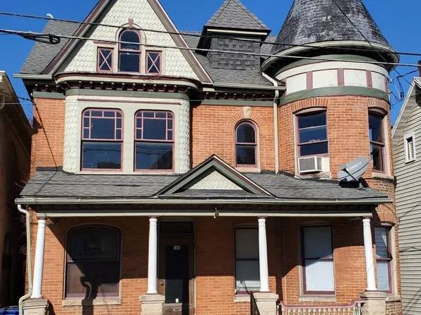 106 E King St #1, Littlestown, PA 17340