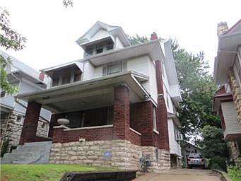 1st image of 139 S Cypress Ave