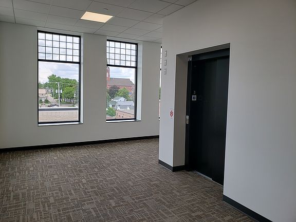 4th image of 808 N Superior Ave #302