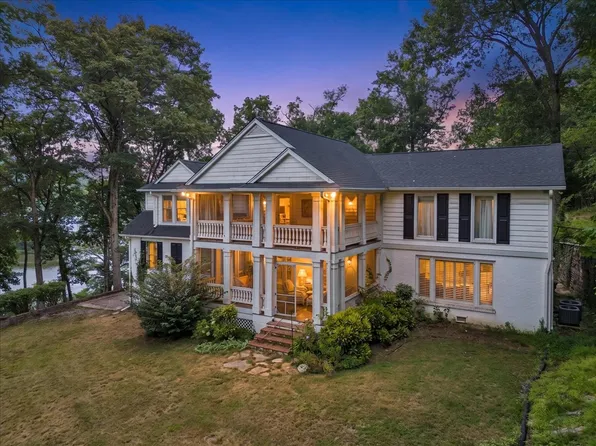 30 Lampley Ln, Chestnut Mound, TN 38552