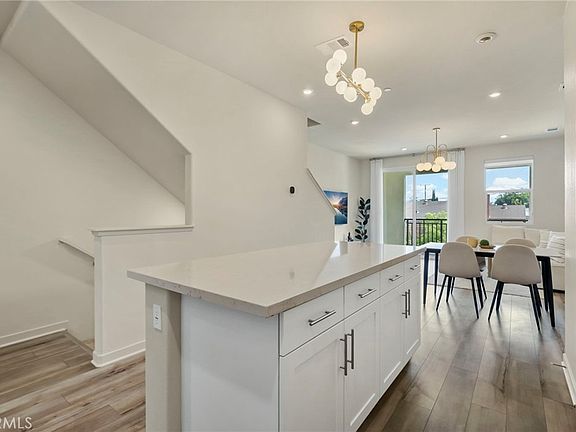 4th image of 1112 Cardinal Way