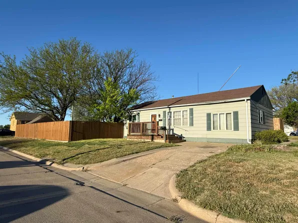 230 N Culp St, Russell, KS 67665