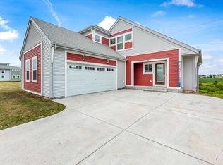 782 Skypark Dr, Hartford, WI 53027