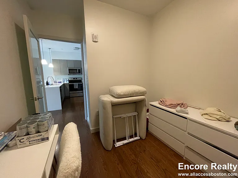454 Harvard St #204 — Photo 18
