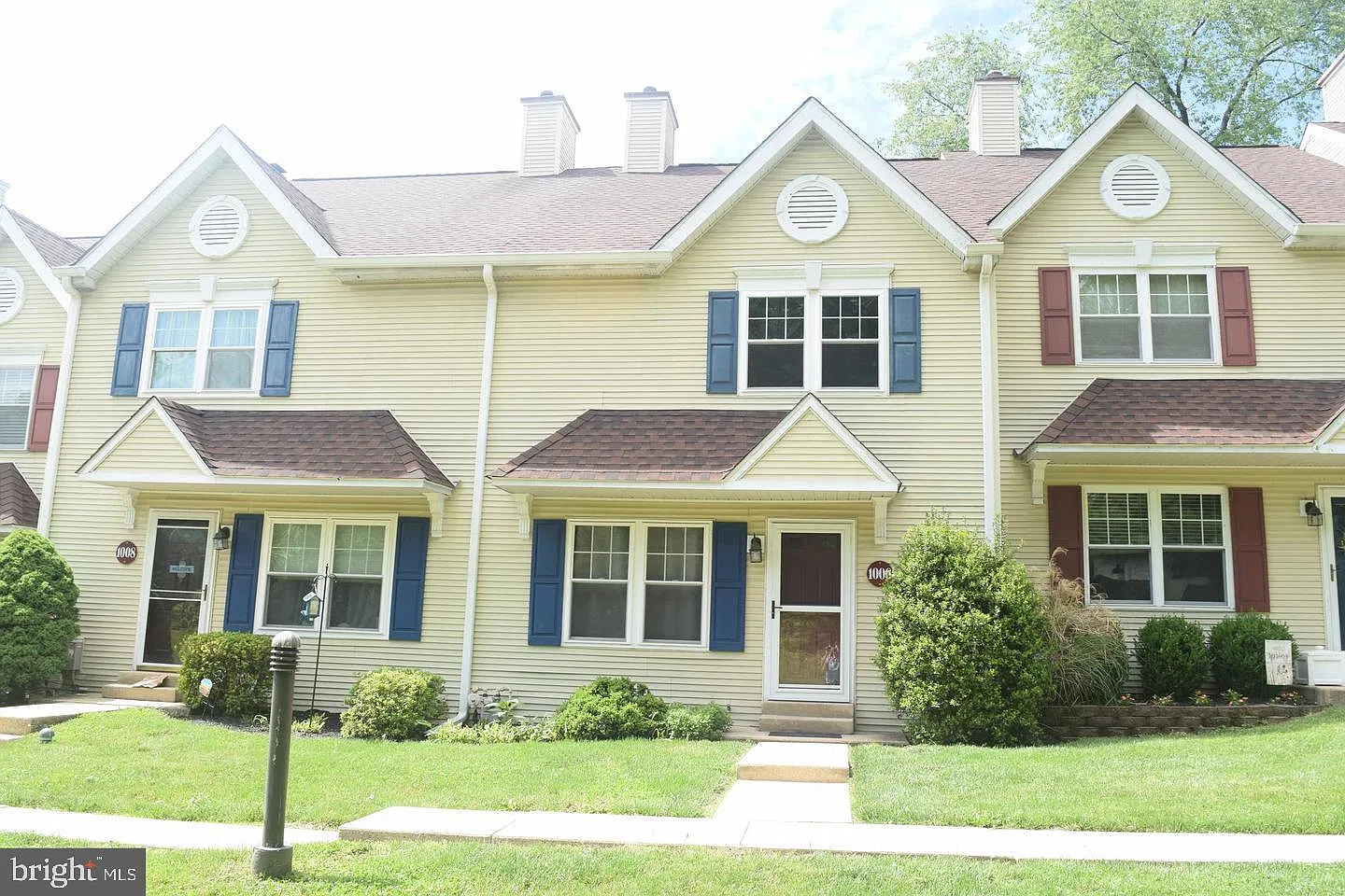 3 bed, 2.5 bath, 2028 sqft, $2,950 — Photo 1
