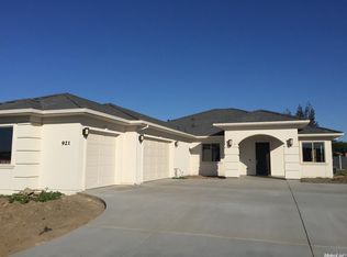921 Coconut Ln, Ripon, CA 95366