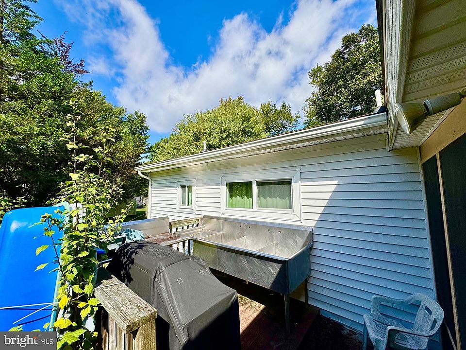 19th image of 17240 Water View Dr
