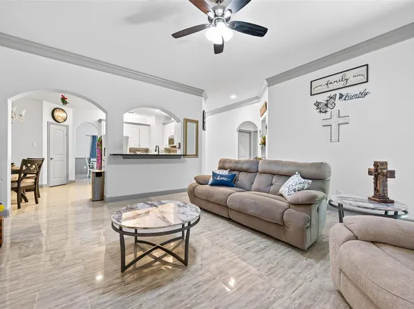 3319 Hemingway Dr, Montgomery, TX 77356