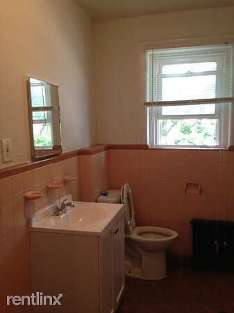 2nd image of 765 Astor St #2