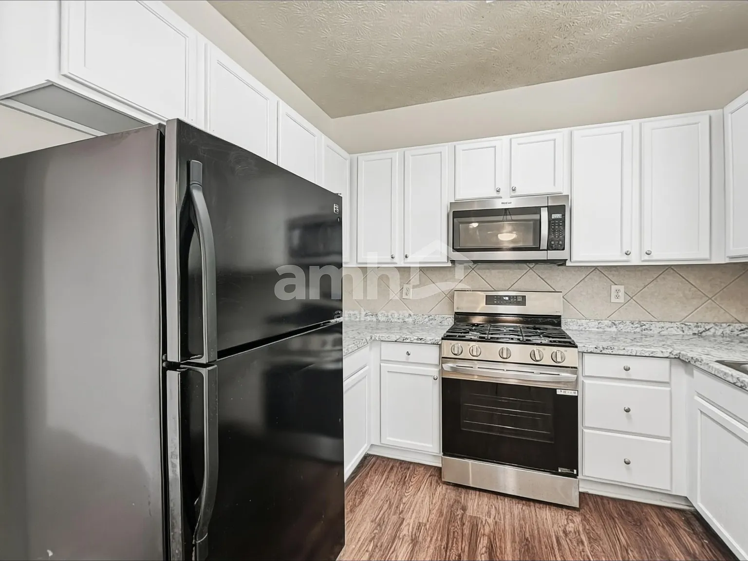 4 bed, 2.5 bath, 2448 sqft, $2,465 — Photo 3