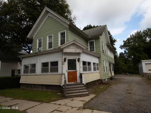74 W 8th Avenue, Gloversville, NY 12078