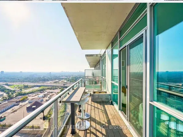 33 Singer Ct #Penthouse 2, Toronto, ON M2K 0B4