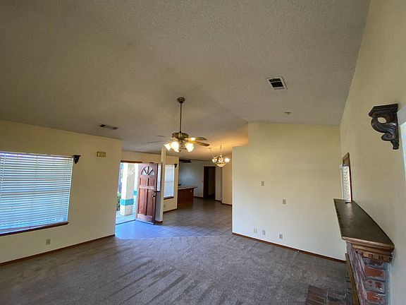 3rd image of 2574 N Douty St