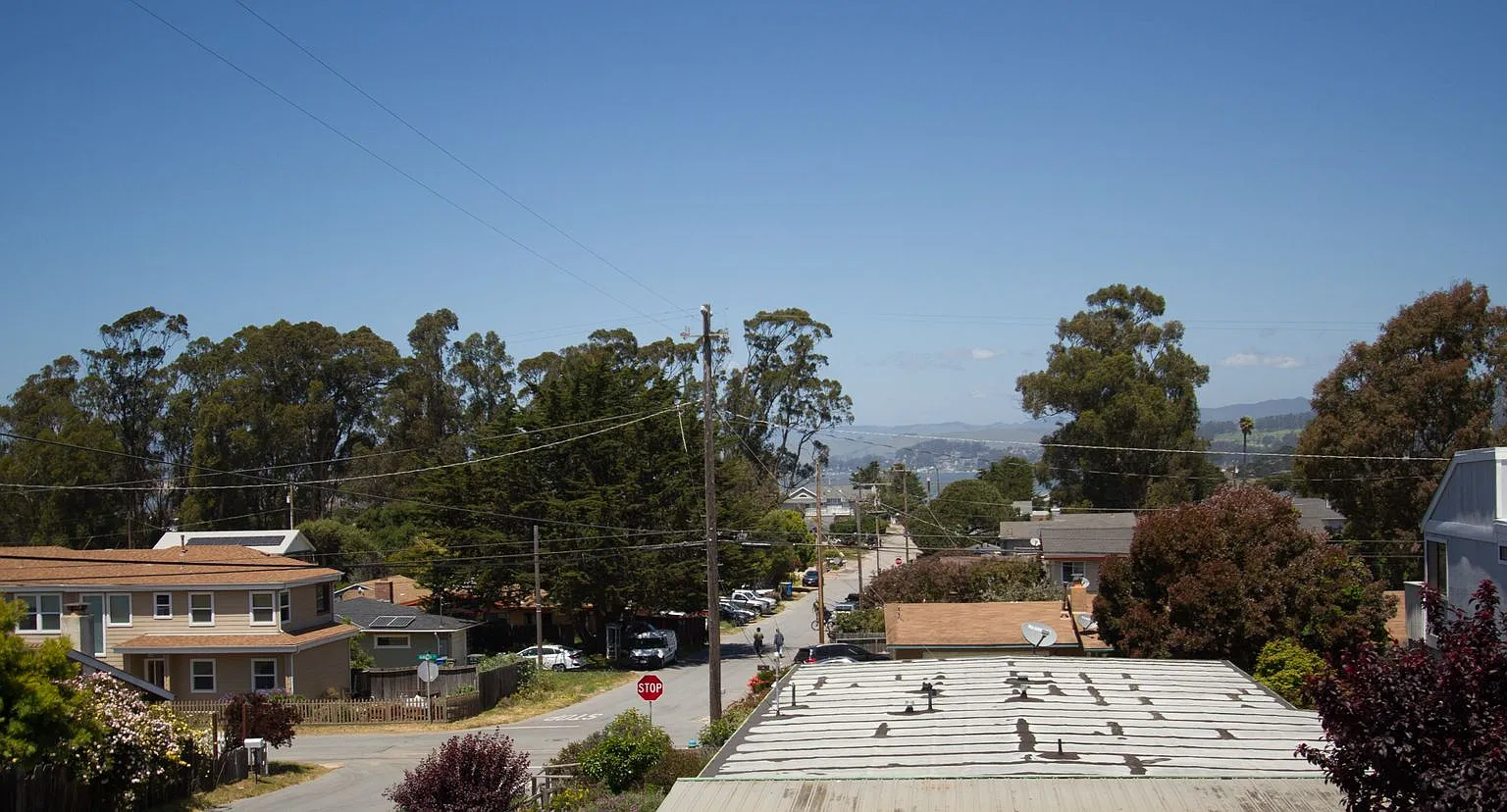 2 Bedroom, 1 Bath with view of the Bay in charming Cuesta by the Sea — Photo 4