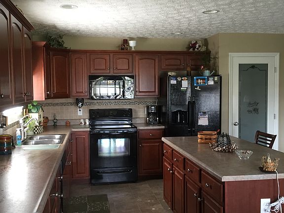 5th image of 694 Sherwood Dr