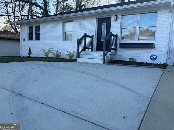 2nd image of 2899 Gresham Rd SE