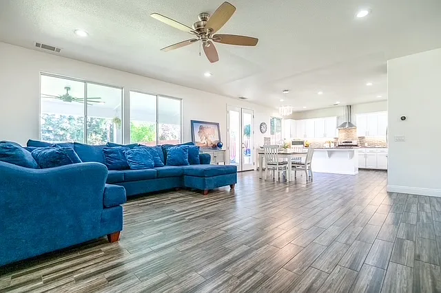 5806 W Sunnyview Ave — Photo 6