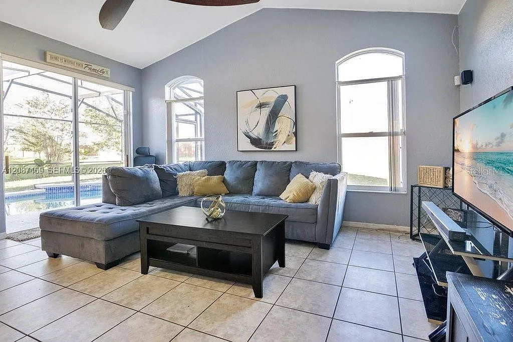 5 bed, 3.5 bath, $3,000 — Photo 4