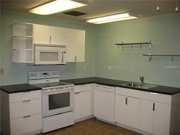 3rd image of 444 S Rossiter St