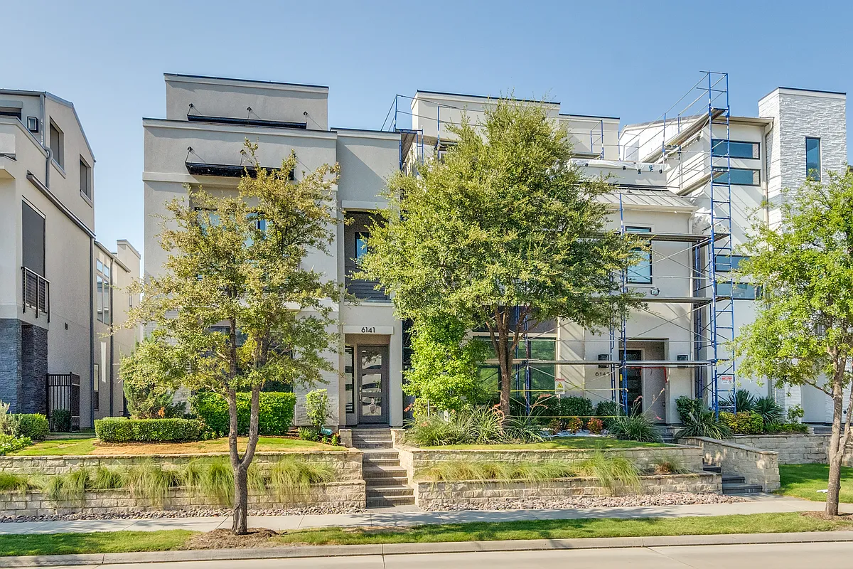 Building Photo - 6141 Preserve Dr