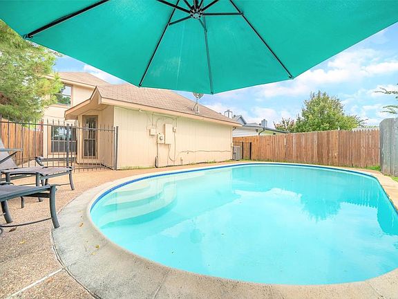 5th image of 6749 Driffield Cir W