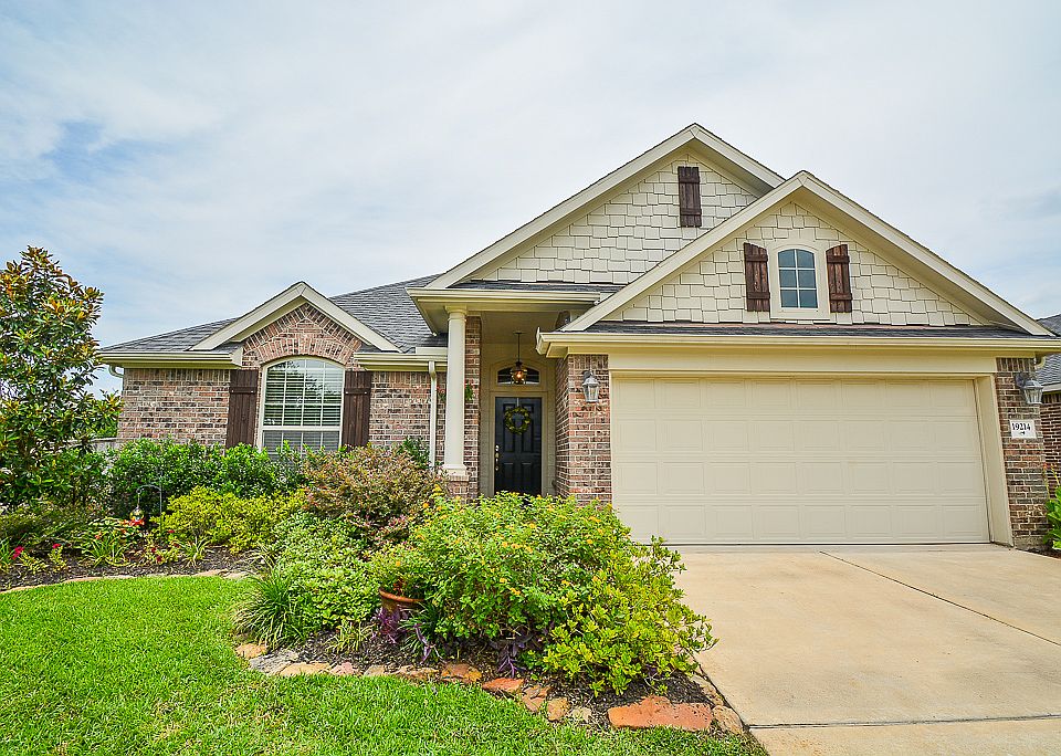 1st image of 19214 Quarry Lakes Ln
