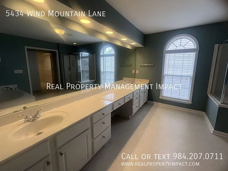 5434 Wind Mountain Ln — Photo 39