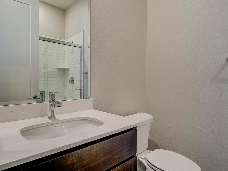 924 Solarium Dr — Photo 29