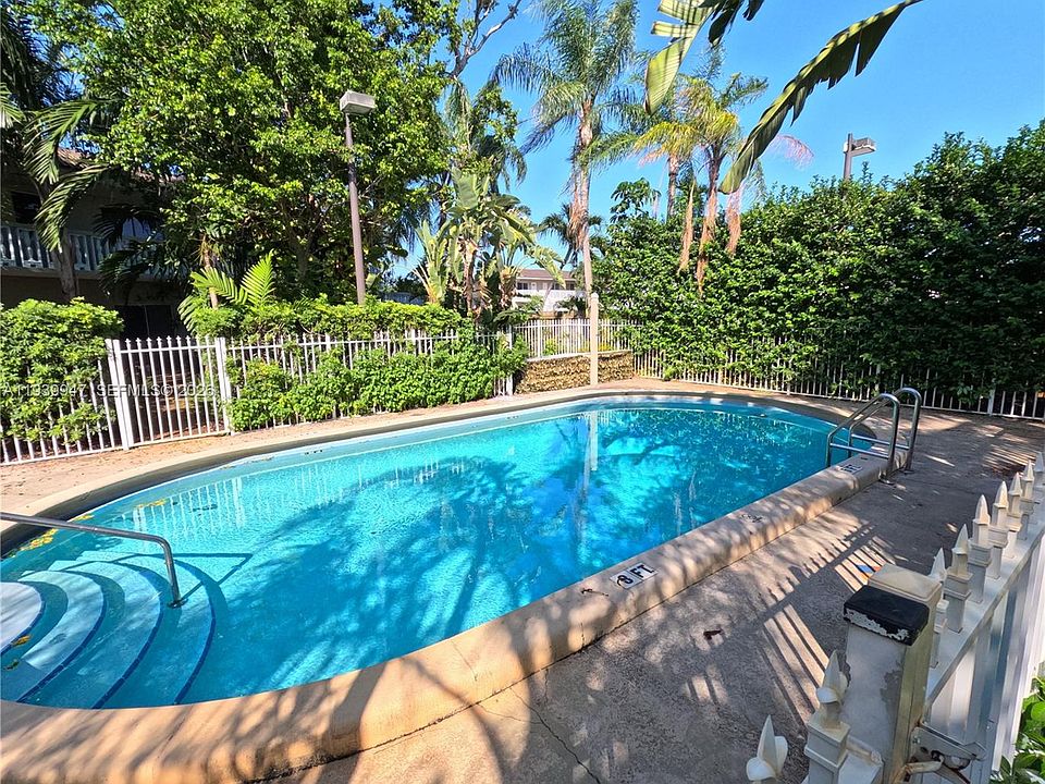 1st image of 1423 Holly Heights Dr APT 15