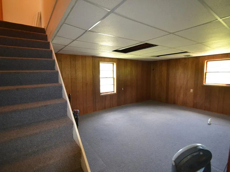 1111 Preston Dr — Photo 21